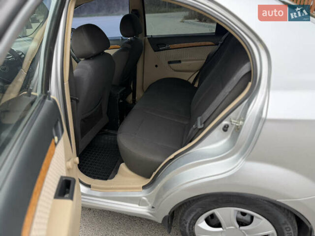 Серый Шевроле Авео, объемом двигателя 1.6 л и пробегом 240 тыс. км за 3200 $, фото 9 на Automoto.ua
