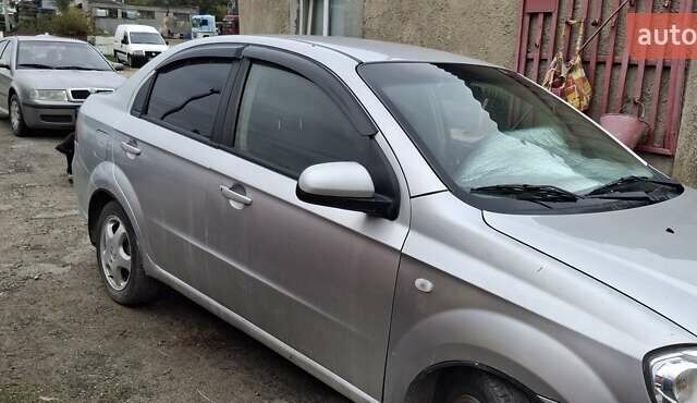 Серый Шевроле Авео, объемом двигателя 1.6 л и пробегом 250 тыс. км за 3800 $, фото 2 на Automoto.ua