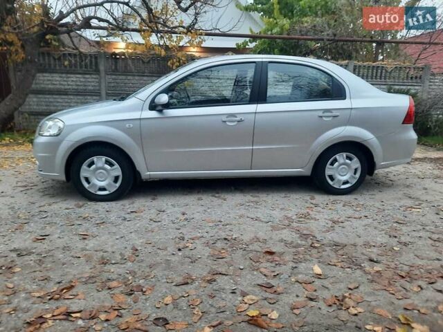 Серый Шевроле Авео, объемом двигателя 1.6 л и пробегом 86 тыс. км за 5000 $, фото 2 на Automoto.ua