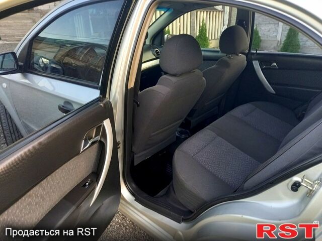 Серый Шевроле Авео, объемом двигателя 1.5 л и пробегом 270 тыс. км за 5000 $, фото 5 на Automoto.ua