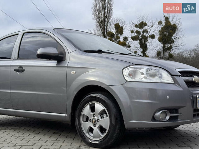 Серый Шевроле Авео, объемом двигателя 1.5 л и пробегом 145 тыс. км за 3799 $, фото 1 на Automoto.ua