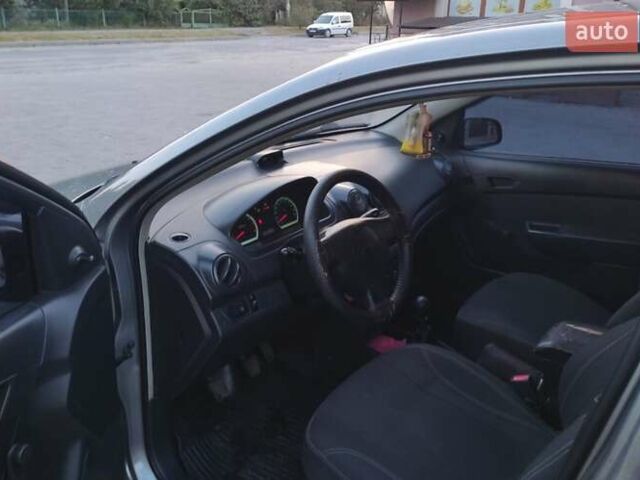 Серый Шевроле Авео, объемом двигателя 1.5 л и пробегом 220 тыс. км за 3650 $, фото 4 на Automoto.ua