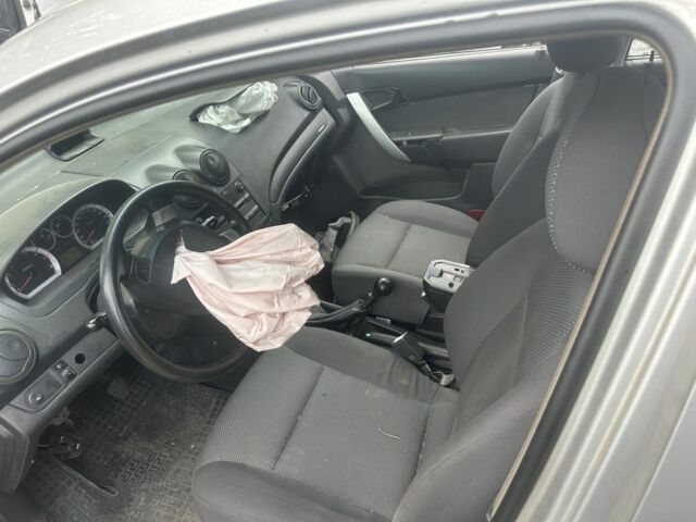 Серый Шевроле Авео, объемом двигателя 1.4 л и пробегом 175 тыс. км за 1499 $, фото 4 на Automoto.ua