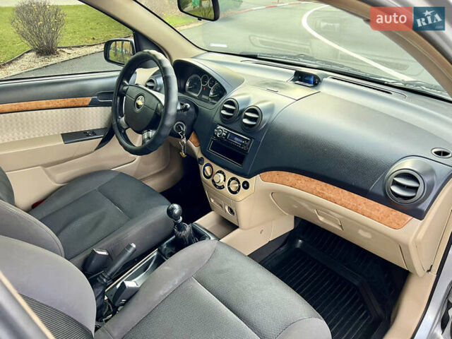 Серый Шевроле Авео, объемом двигателя 1.6 л и пробегом 220 тыс. км за 3300 $, фото 22 на Automoto.ua