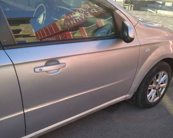 Серый Шевроле Авео, объемом двигателя 1.6 л и пробегом 225 тыс. км за 3700 $, фото 2 на Automoto.ua