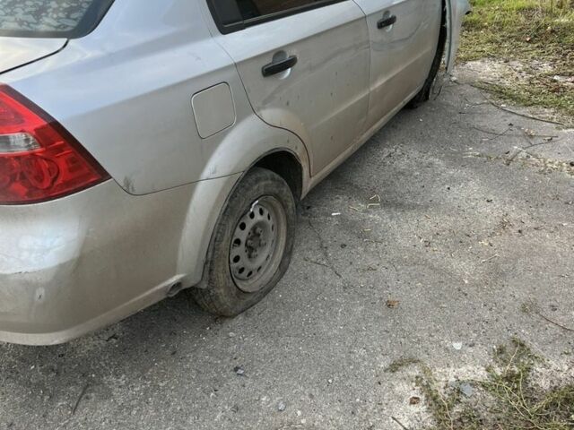 Серый Шевроле Авео, объемом двигателя 1.5 л и пробегом 205 тыс. км за 850 $, фото 2 на Automoto.ua