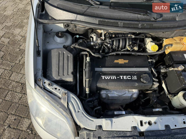 Серый Шевроле Авео, объемом двигателя 1.6 л и пробегом 182 тыс. км за 3600 $, фото 10 на Automoto.ua