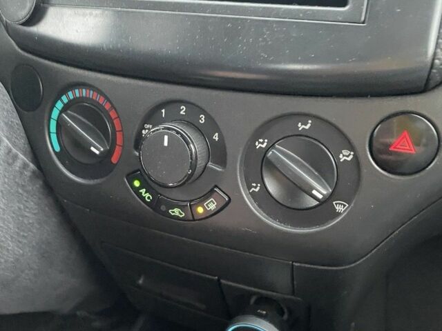 Серый Шевроле Авео, объемом двигателя 1.5 л и пробегом 204 тыс. км за 2800 $, фото 6 на Automoto.ua