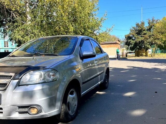 Сірий Шевроле Авео, об'ємом двигуна 1.6 л та пробігом 266 тис. км за 3200 $, фото 2 на Automoto.ua