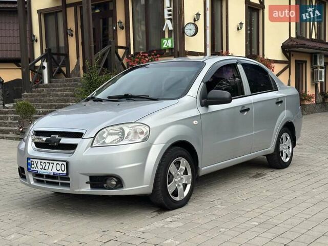 Серый Шевроле Авео, объемом двигателя 1.5 л и пробегом 193 тыс. км за 3450 $, фото 1 на Automoto.ua