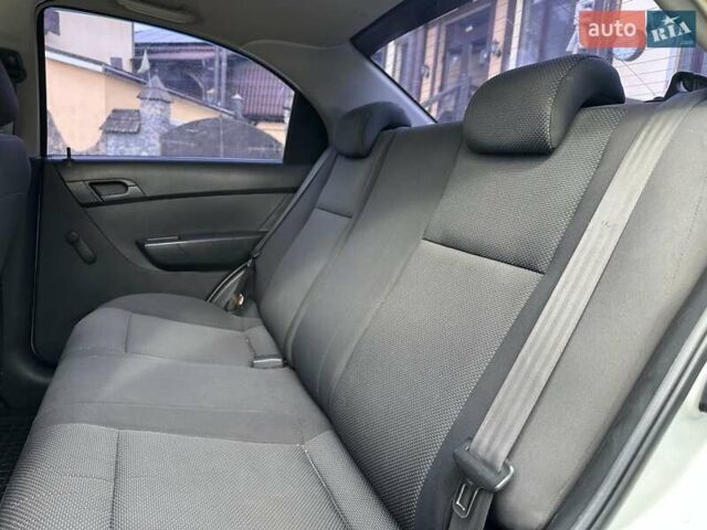 Серый Шевроле Авео, объемом двигателя 1.5 л и пробегом 193 тыс. км за 3450 $, фото 33 на Automoto.ua