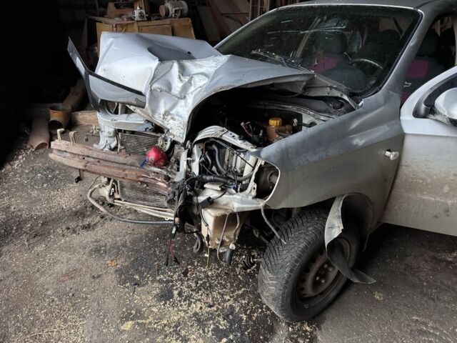 Серый Шевроле Авео, объемом двигателя 1.6 л и пробегом 300 тыс. км за 2000 $, фото 2 на Automoto.ua