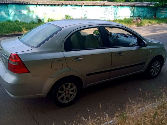 Серый Шевроле Авео, объемом двигателя 1.6 л и пробегом 320 тыс. км за 3500 $, фото 2 на Automoto.ua