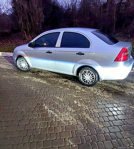 Серый Шевроле Авео, объемом двигателя 1.5 л и пробегом 210 тыс. км за 3700 $, фото 1 на Automoto.ua