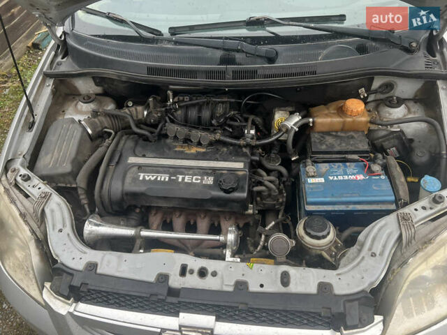 Серый Шевроле Авео, объемом двигателя 1.6 л и пробегом 270 тыс. км за 2999 $, фото 11 на Automoto.ua