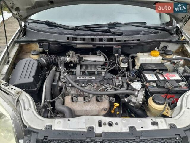 Серый Шевроле Авео, объемом двигателя 1.5 л и пробегом 240 тыс. км за 3750 $, фото 6 на Automoto.ua