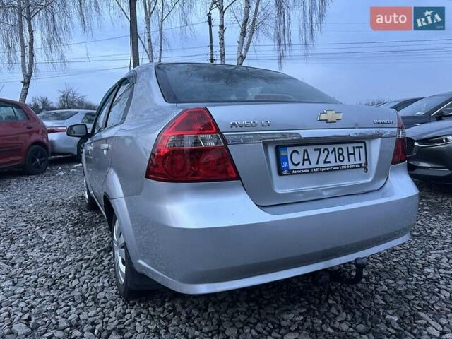 Серый Шевроле Авео, объемом двигателя 1.6 л и пробегом 308 тыс. км за 3700 $, фото 3 на Automoto.ua
