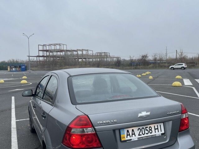 Серый Шевроле Авео, объемом двигателя 1.5 л и пробегом 204 тыс. км за 2800 $, фото 1 на Automoto.ua