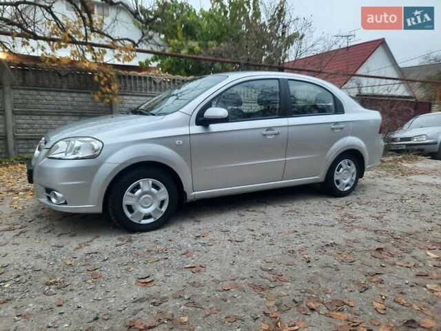 Серый Шевроле Авео, объемом двигателя 1.6 л и пробегом 86 тыс. км за 5000 $, фото 1 на Automoto.ua