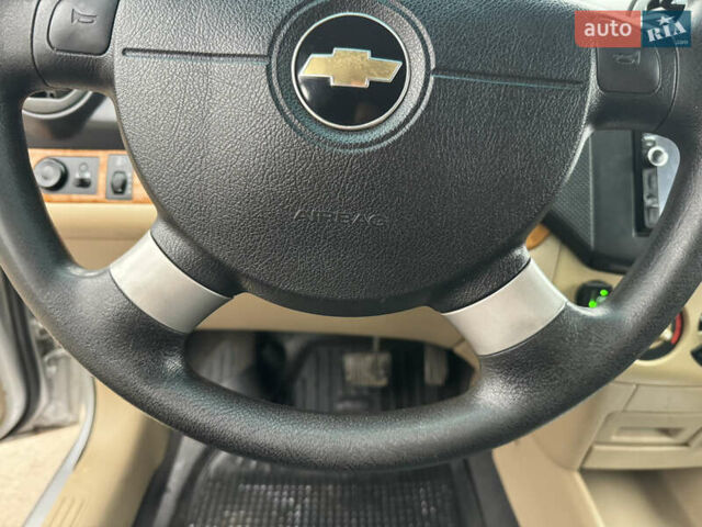 Серый Шевроле Авео, объемом двигателя 1.6 л и пробегом 175 тыс. км за 4350 $, фото 27 на Automoto.ua