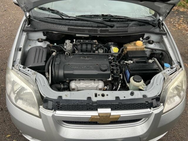 Серый Шевроле Авео, объемом двигателя 1.6 л и пробегом 250 тыс. км за 3700 $, фото 7 на Automoto.ua