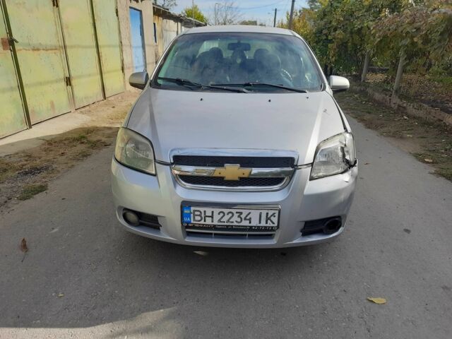 Сірий Шевроле Авео, об'ємом двигуна 1.5 л та пробігом 60 тис. км за 1600 $, фото 2 на Automoto.ua