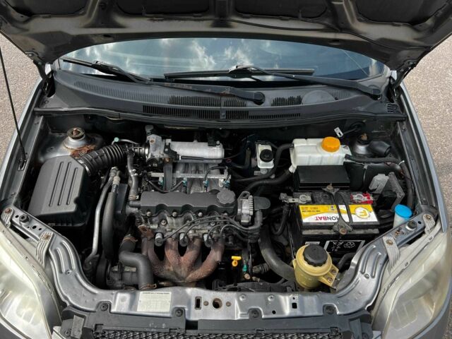 Сірий Шевроле Авео, об'ємом двигуна 1.5 л та пробігом 231 тис. км за 4500 $, фото 8 на Automoto.ua
