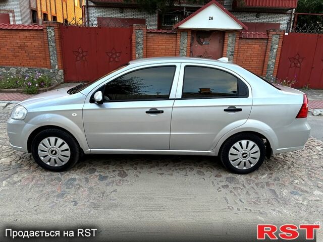 Серый Шевроле Авео, объемом двигателя 1.5 л и пробегом 165 тыс. км за 4900 $, фото 2 на Automoto.ua