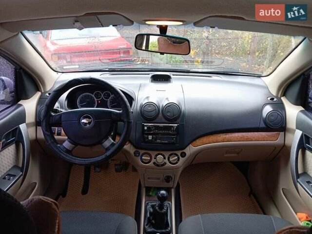 Серый Шевроле Авео, объемом двигателя 1.6 л и пробегом 223 тыс. км за 4200 $, фото 3 на Automoto.ua