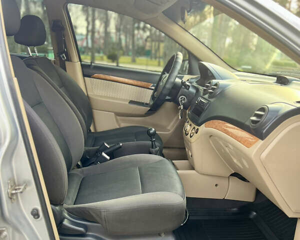 Серый Шевроле Авео, объемом двигателя 1.6 л и пробегом 220 тыс. км за 3300 $, фото 32 на Automoto.ua