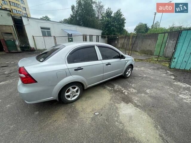 Серый Шевроле Авео, объемом двигателя 1.5 л и пробегом 250 тыс. км за 3600 $, фото 3 на Automoto.ua