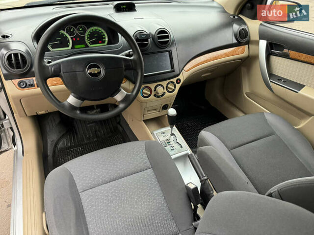 Серый Шевроле Авео, объемом двигателя 1.6 л и пробегом 175 тыс. км за 4350 $, фото 34 на Automoto.ua