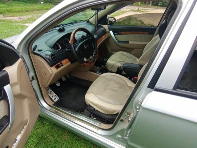 Серый Шевроле Авео, объемом двигателя 1.6 л и пробегом 200 тыс. км за 3600 $, фото 7 на Automoto.ua