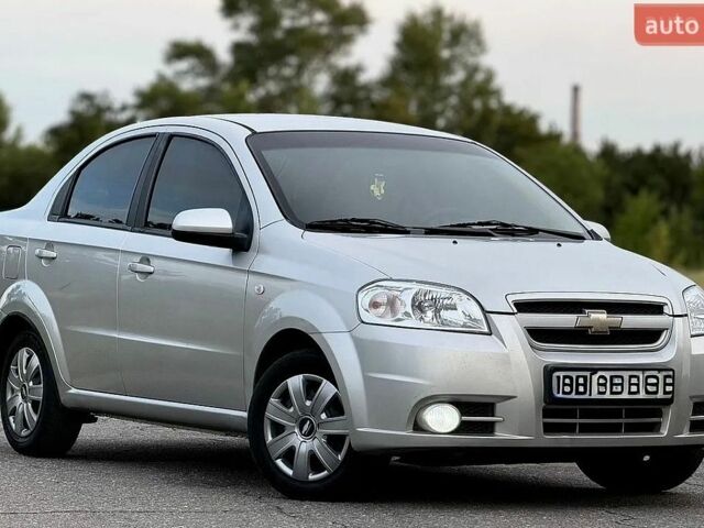 Серый Шевроле Авео, объемом двигателя 1.6 л и пробегом 137 тыс. км за 3999 $, фото 2 на Automoto.ua