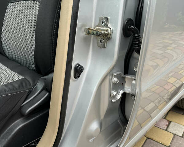 Шевроле Авео 2008 у Хороле на Automoto.ua Сірий Шевроле Авео, об'ємом двигуна 1.6 л та пробігом 163 тис. км за 5550 $, фото 34 на Automoto.ua