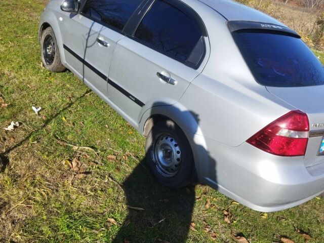 Серый Шевроле Авео, объемом двигателя 1.6 л и пробегом 230 тыс. км за 3400 $, фото 3 на Automoto.ua