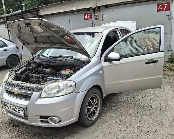 Серый Шевроле Авео, объемом двигателя 1.5 л и пробегом 250 тыс. км за 3000 $, фото 6 на Automoto.ua