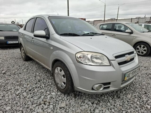 Серый Шевроле Авео, объемом двигателя 1.6 л и пробегом 190 тыс. км за 3999 $, фото 1 на Automoto.ua