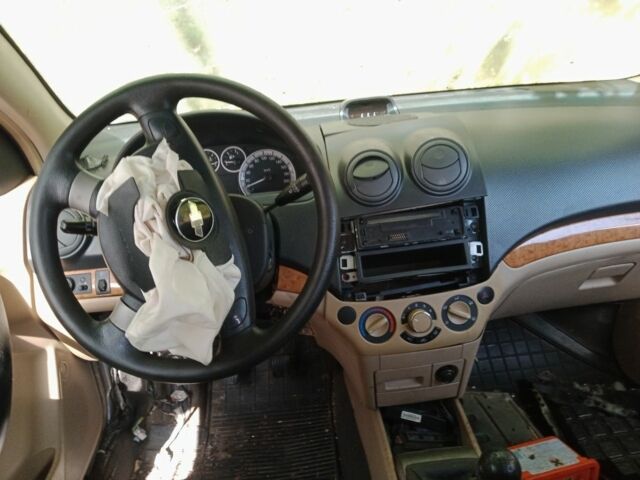 Серый Шевроле Авео, объемом двигателя 1.6 л и пробегом 170 тыс. км за 1500 $, фото 3 на Automoto.ua