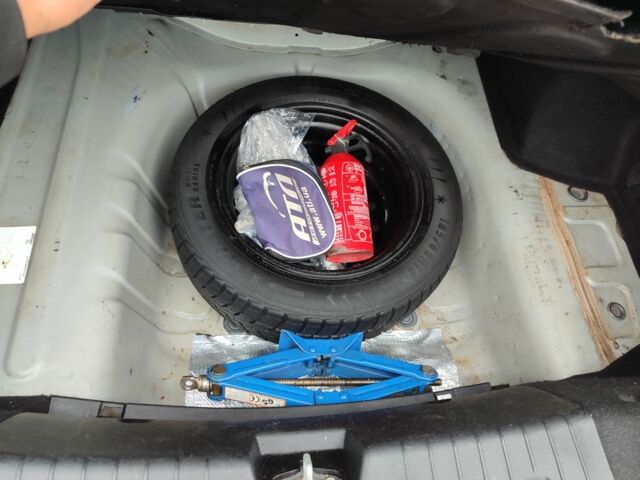 Серый Шевроле Авео, объемом двигателя 1.6 л и пробегом 90 тыс. км за 4800 $, фото 12 на Automoto.ua