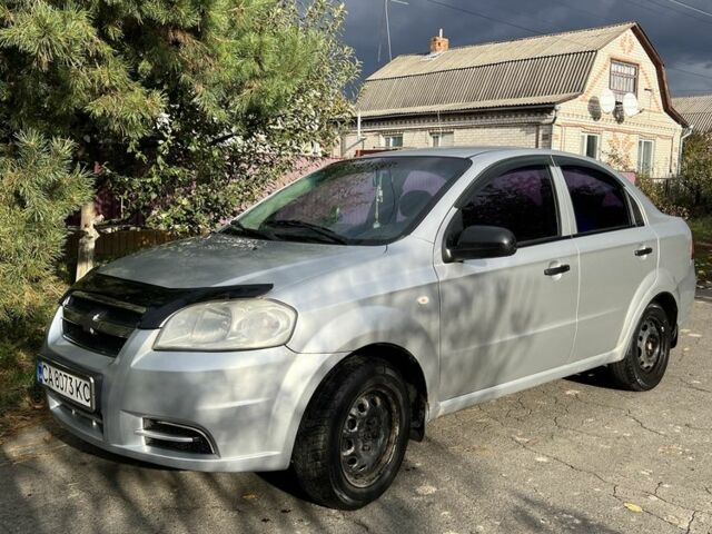 Серый Шевроле Авео, объемом двигателя 1.5 л и пробегом 175 тыс. км за 3500 $, фото 2 на Automoto.ua