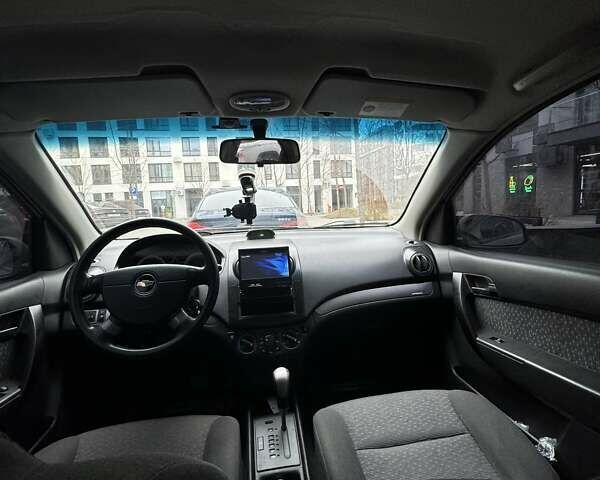 Сірий Шевроле Авео, об'ємом двигуна 1.5 л та пробігом 261 тис. км за 4200 $, фото 4 на Automoto.ua