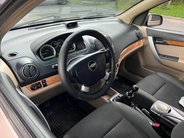 Серый Шевроле Авео, объемом двигателя 1.6 л и пробегом 211 тыс. км за 4100 $, фото 5 на Automoto.ua