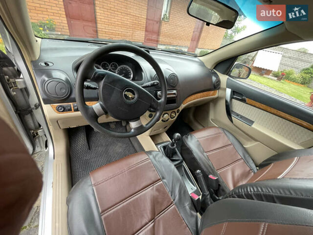 Сірий Шевроле Авео, об'ємом двигуна 1.6 л та пробігом 141 тис. км за 4900 $, фото 6 на Automoto.ua