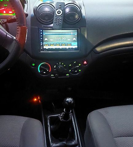 Серый Шевроле Авео, объемом двигателя 1.5 л и пробегом 210 тыс. км за 3700 $, фото 4 на Automoto.ua