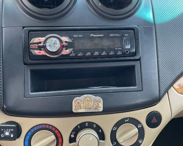 Сірий Шевроле Авео, об'ємом двигуна 1.6 л та пробігом 207 тис. км за 3450 $, фото 9 на Automoto.ua