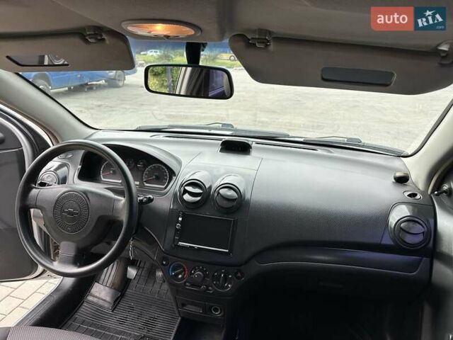 Серый Шевроле Авео, объемом двигателя 1.5 л и пробегом 193 тыс. км за 3450 $, фото 51 на Automoto.ua