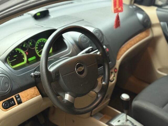 Сірий Шевроле Авео, об'ємом двигуна 1.6 л та пробігом 198 тис. км за 3700 $, фото 7 на Automoto.ua