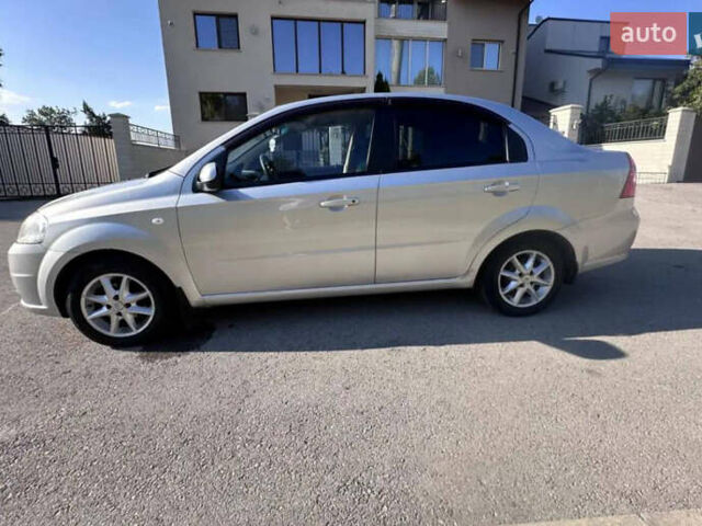 Серый Шевроле Авео, объемом двигателя 1.6 л и пробегом 141 тыс. км за 5000 $, фото 1 на Automoto.ua