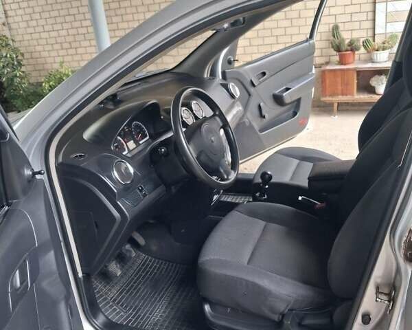 Сірий Шевроле Авео, об'ємом двигуна 1.5 л та пробігом 136 тис. км за 3500 $, фото 3 на Automoto.ua